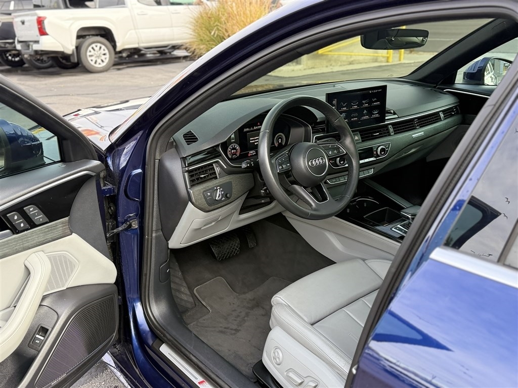 Audi A4 Sedan S line Premium Plus 45 TFSI quattro 2022