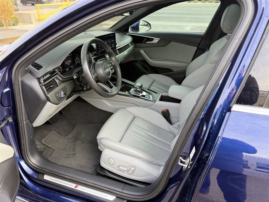 Audi A4 Sedan S line Premium Plus 45 TFSI quattro 2022