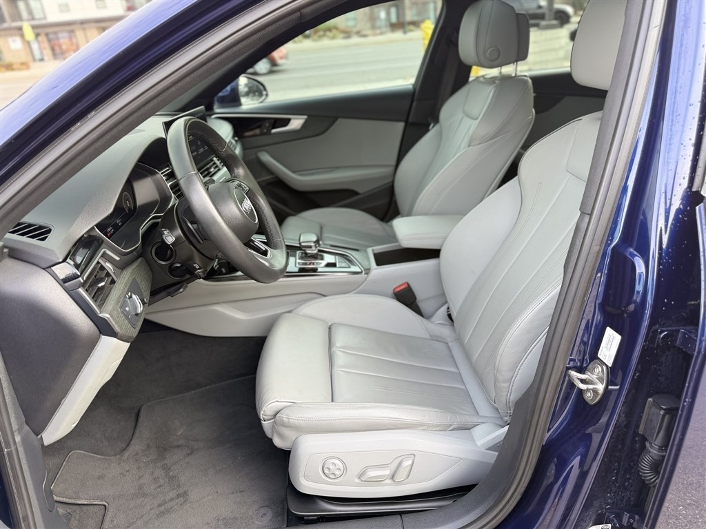 Audi A4 Sedan S line Premium Plus 45 TFSI quattro 2022