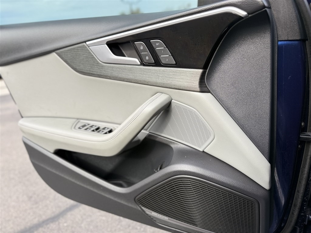 Audi A4 Sedan S line Premium Plus 45 TFSI quattro 2022