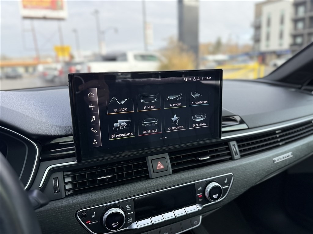 Audi A4 Sedan S line Premium Plus 45 TFSI quattro 2022