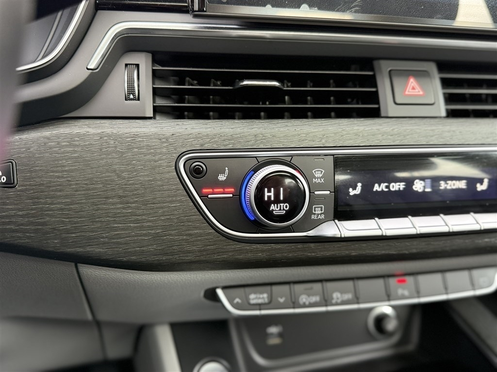 Audi A4 Sedan S line Premium Plus 45 TFSI quattro 2022