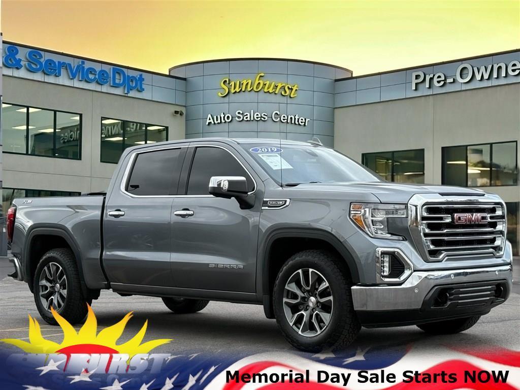 2019 GMC Sierra 4WD Crew Cab Short Box SLT's photo