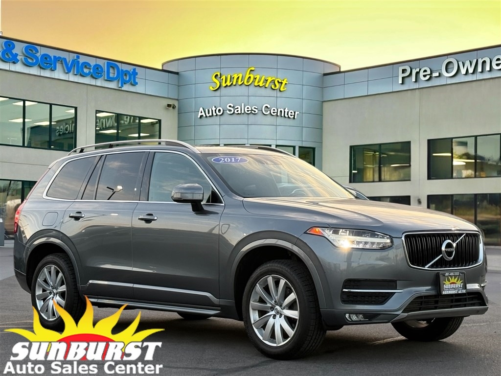 2017 Volvo XC90 Momentum's photo