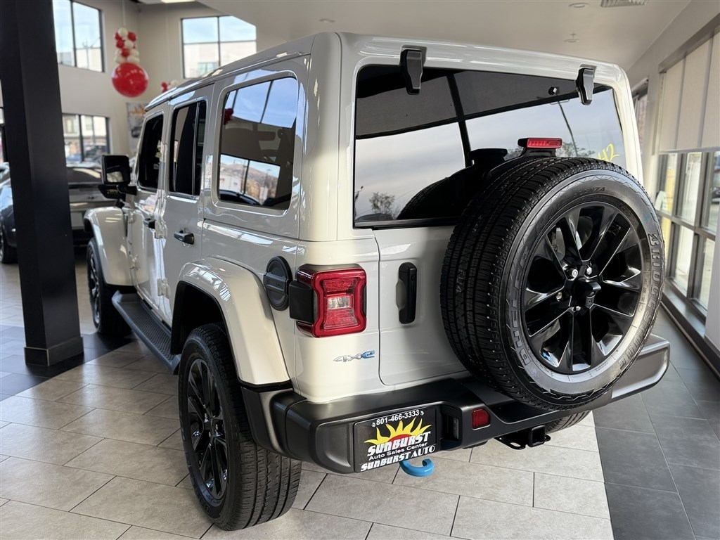 2023 Jeep Wrangler Sahara 4xe photo 3