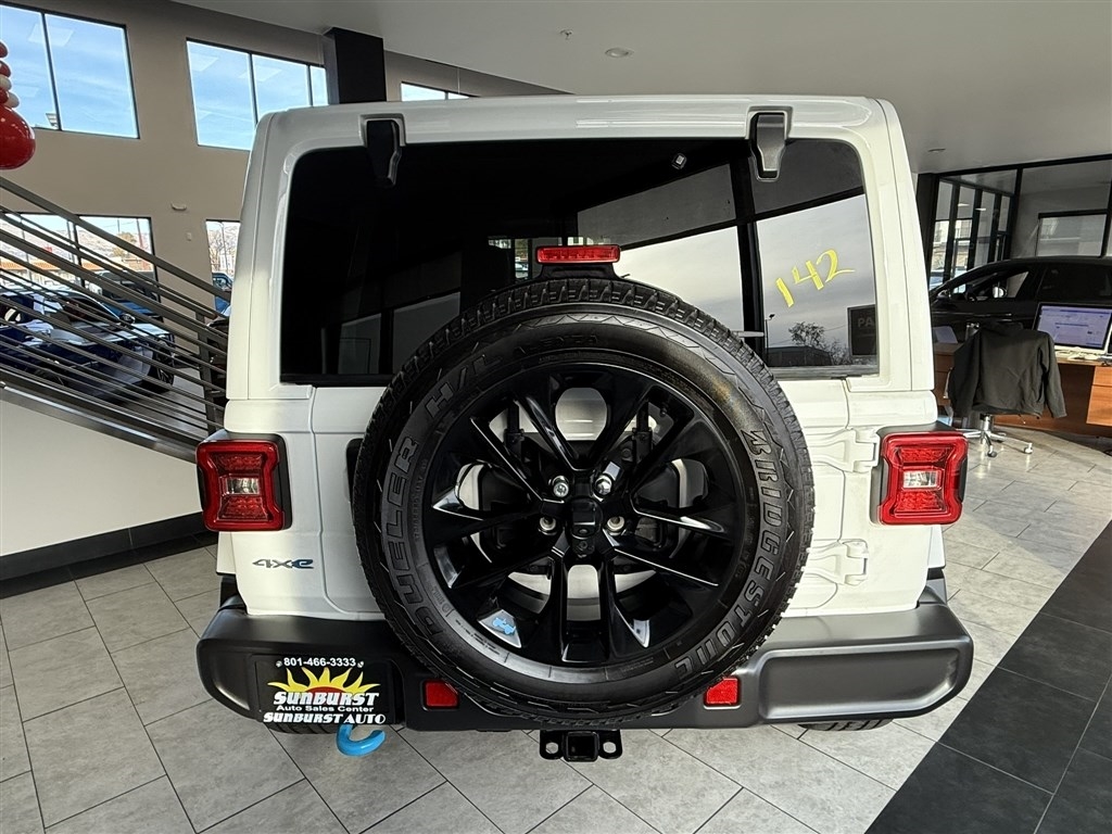 2023 Jeep Wrangler Sahara 4xe photo 4