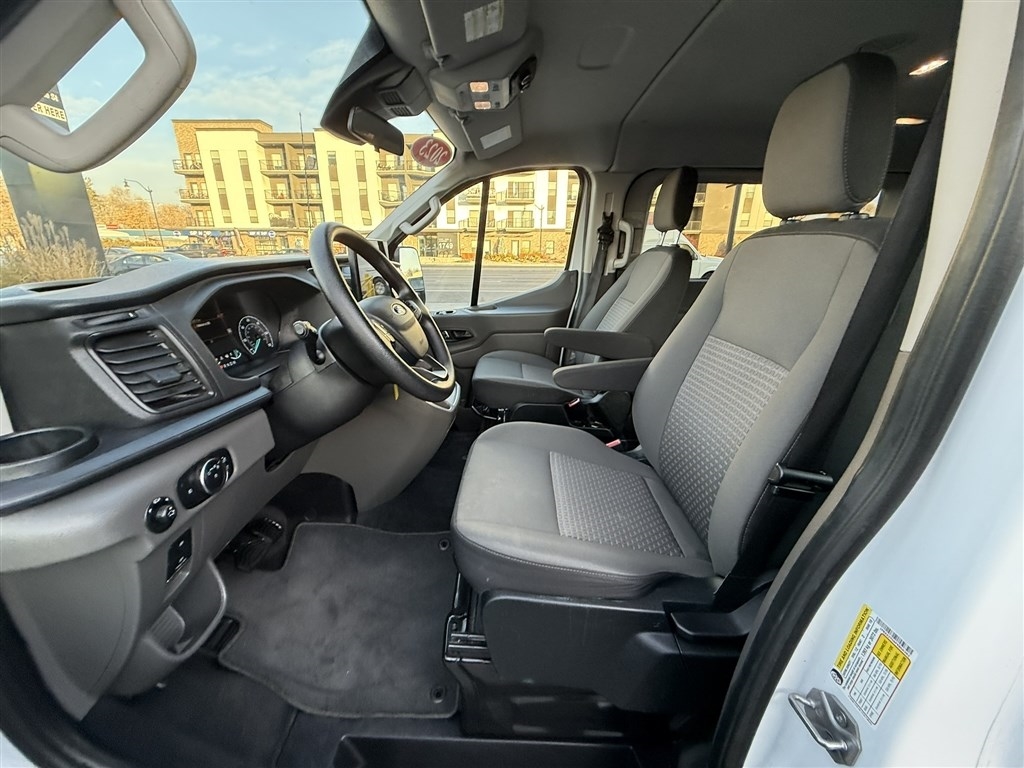 Ford Transit Passenger Wagon T-350 148" Low Roof XL RWD 2023