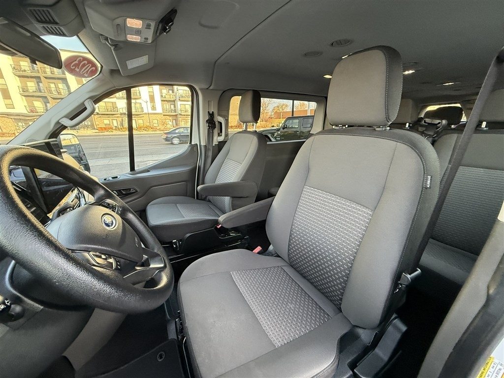 Ford Transit Passenger Wagon T-350 148" Low Roof XL RWD 2023