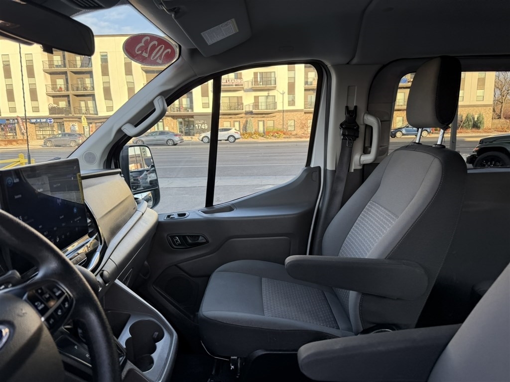 Ford Transit Passenger Wagon T-350 148" Low Roof XL RWD 2023