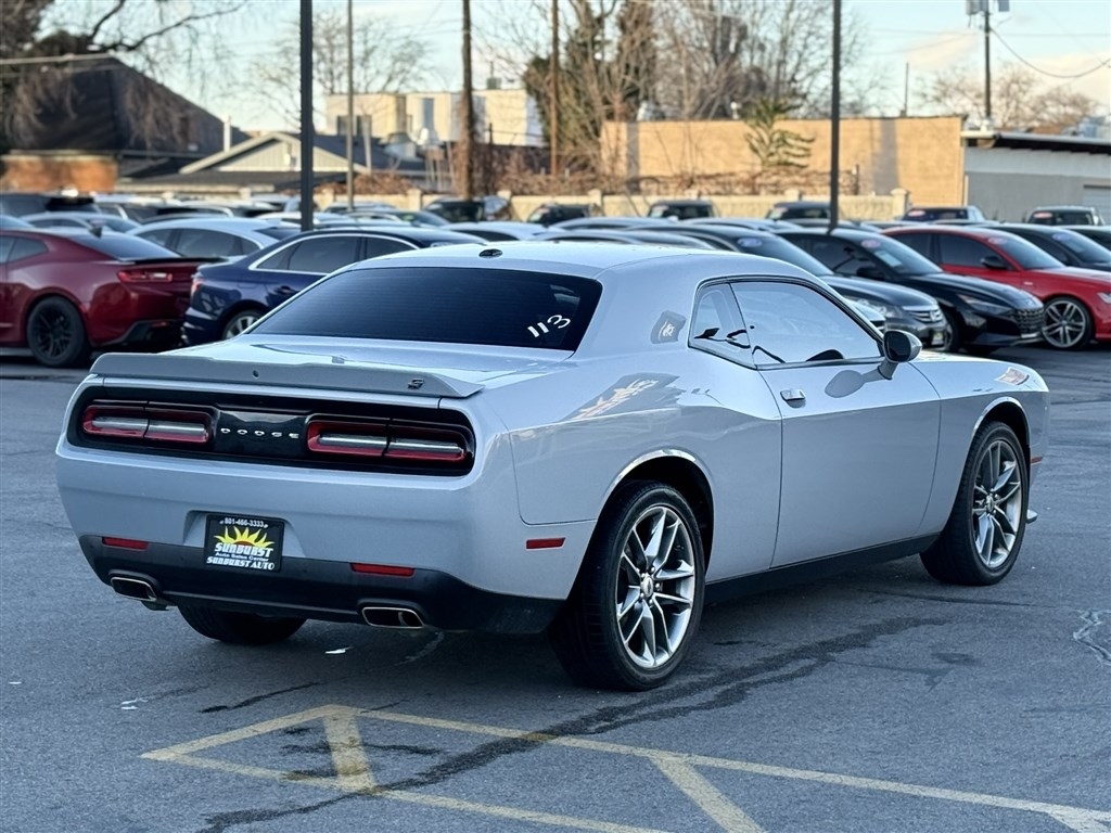 Dodge Challenger GT AWD 2021