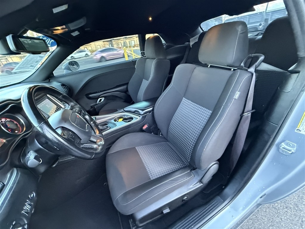 Dodge Challenger GT AWD 2021