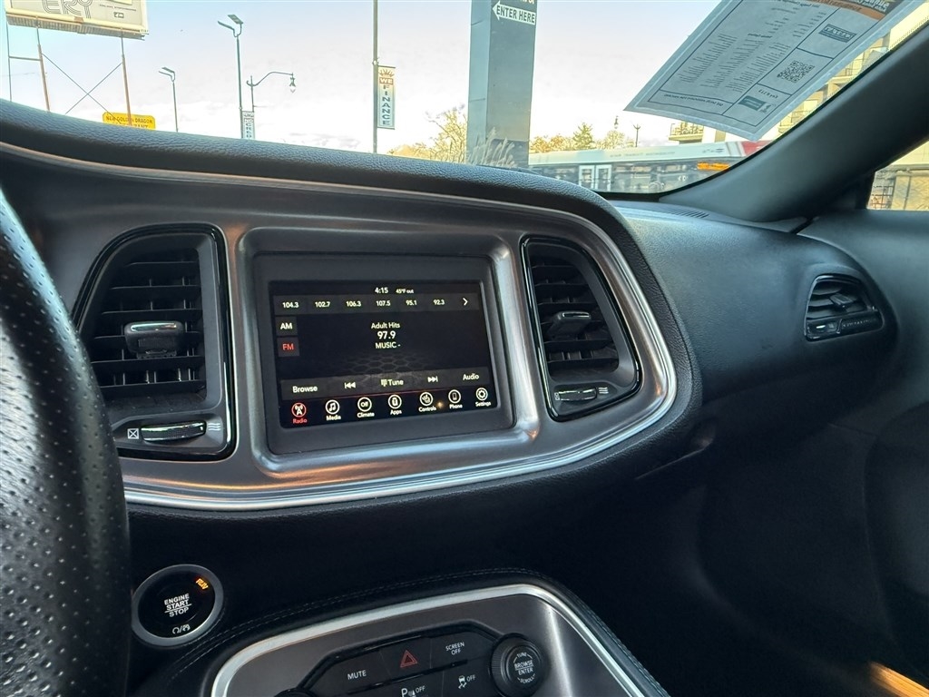 Dodge Challenger GT AWD 2021