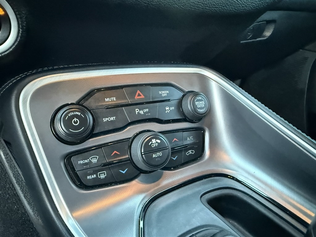 Dodge Challenger GT AWD 2021