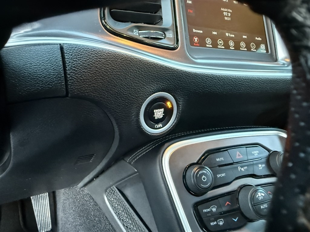 Dodge Challenger GT AWD 2021