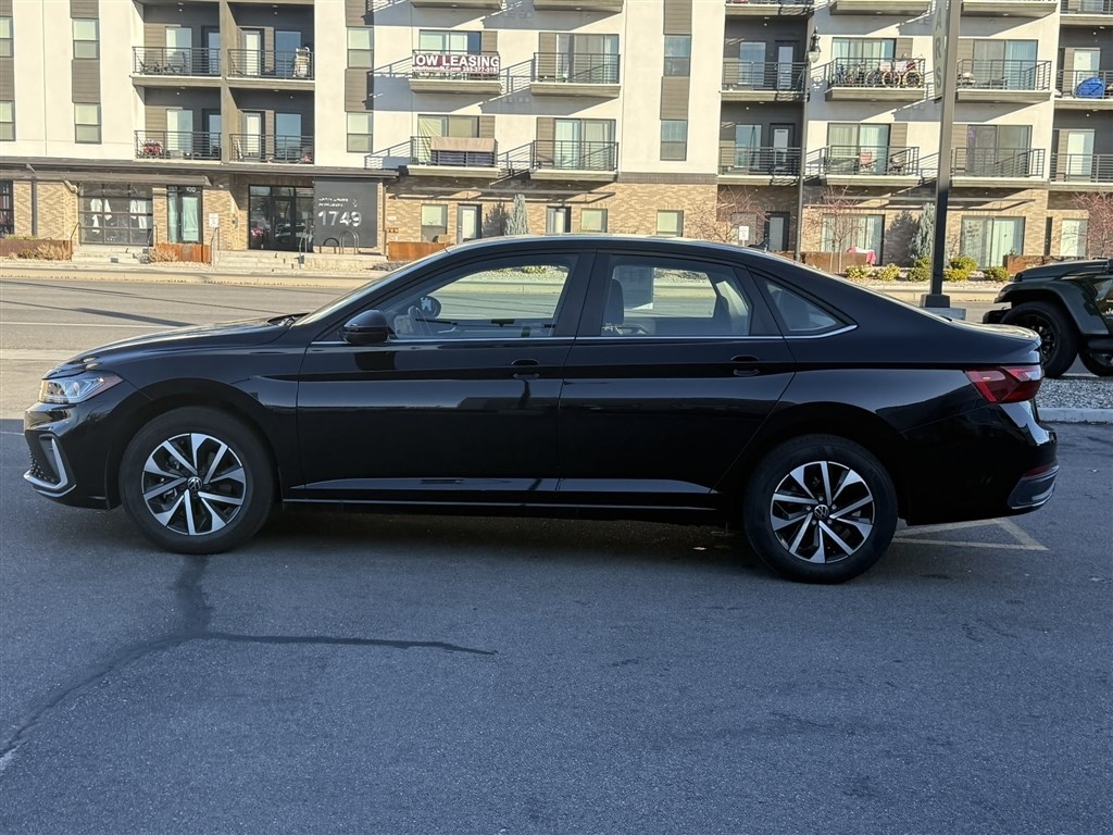 Volkswagen Jetta S Auto 2025