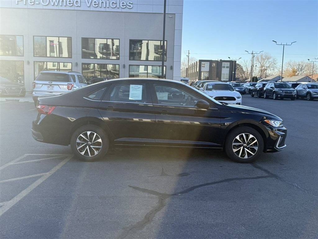 Volkswagen Jetta S Auto 2025