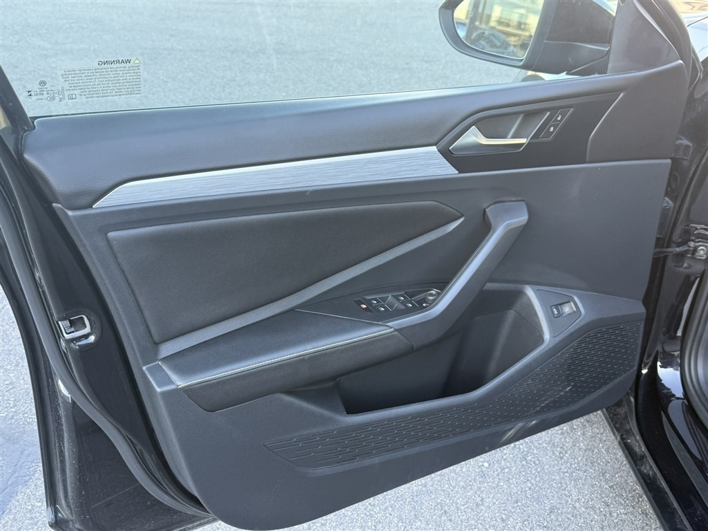 Volkswagen Jetta S Auto 2025