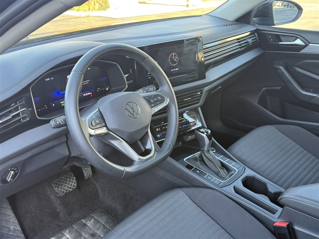Volkswagen Jetta S Auto 2025