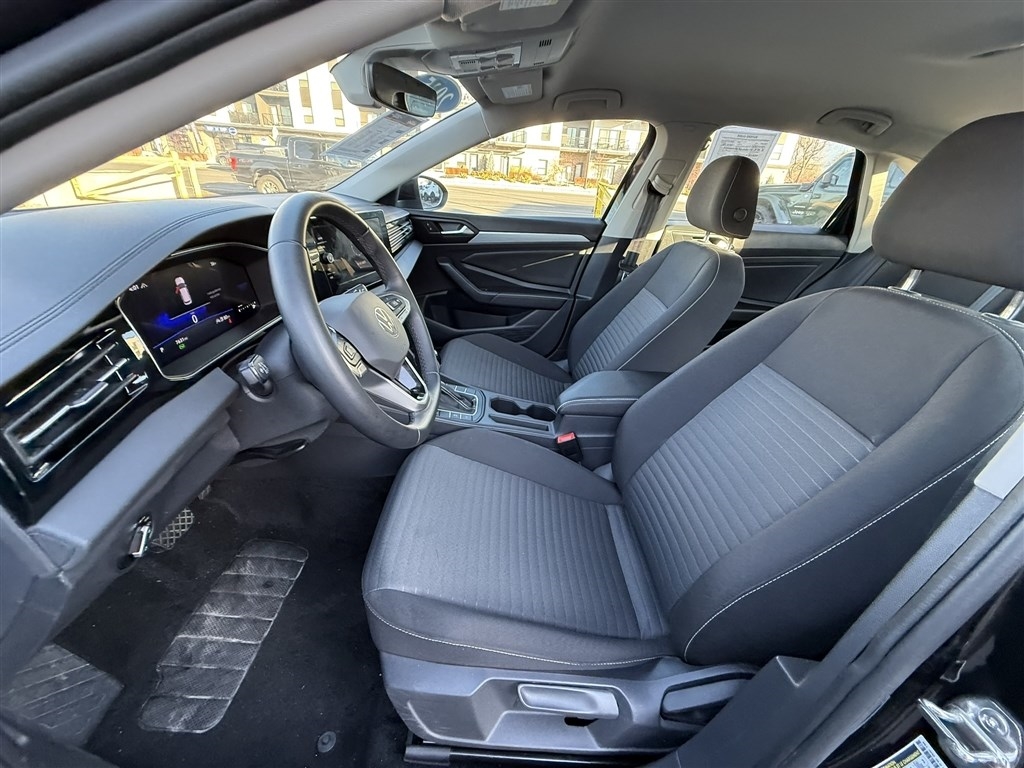 Volkswagen Jetta S Auto 2025