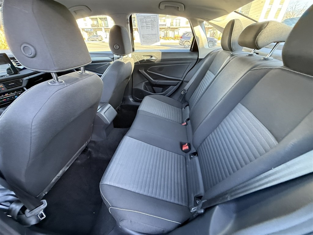 Volkswagen Jetta S Auto 2025