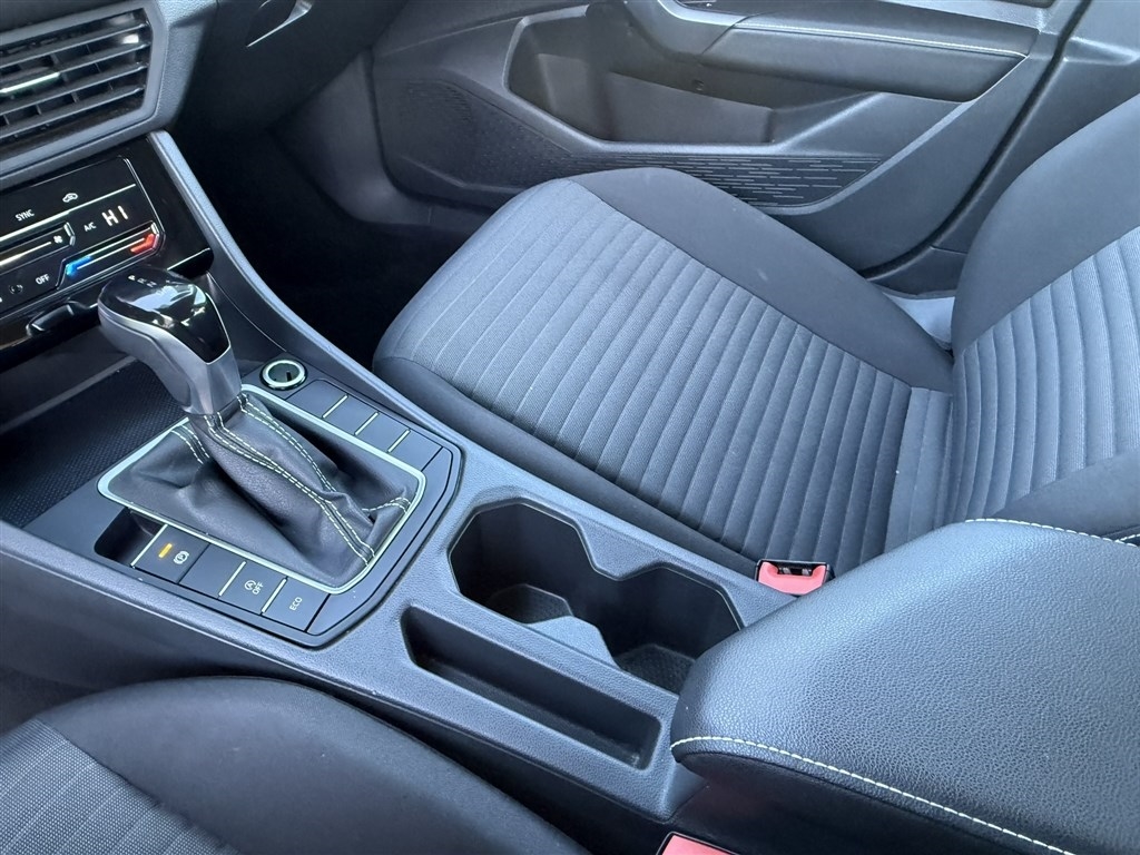 Volkswagen Jetta S Auto 2025