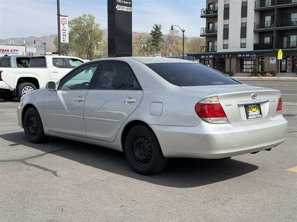Toyota Camry LE 2005