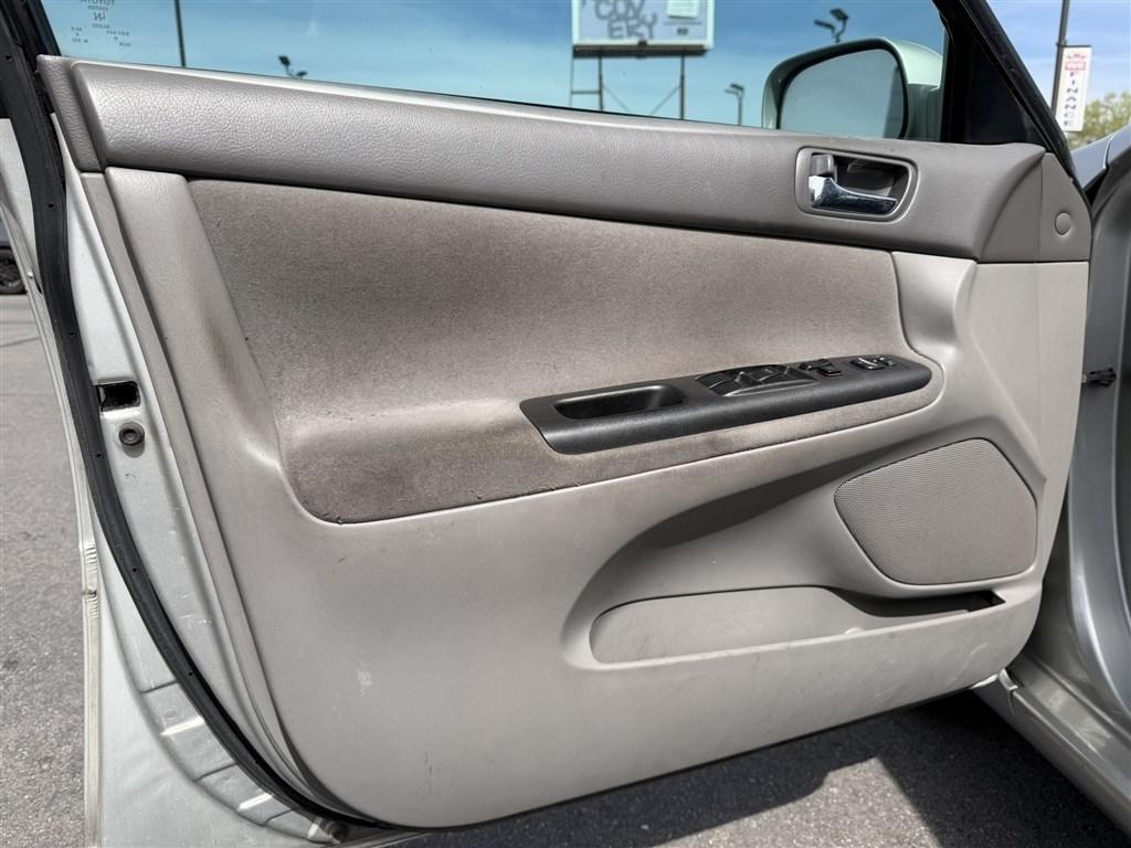 Toyota Camry LE 2005