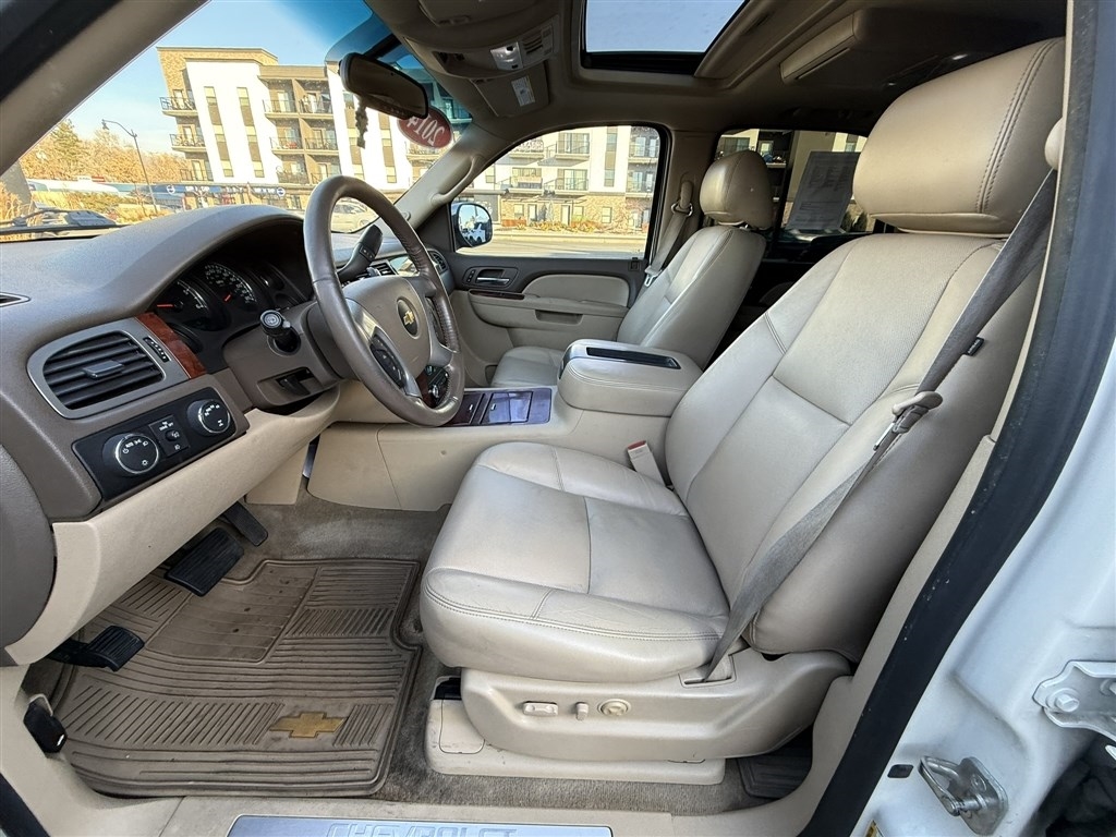 Chevrolet Tahoe LTZ 4D SUV 4WD 2014