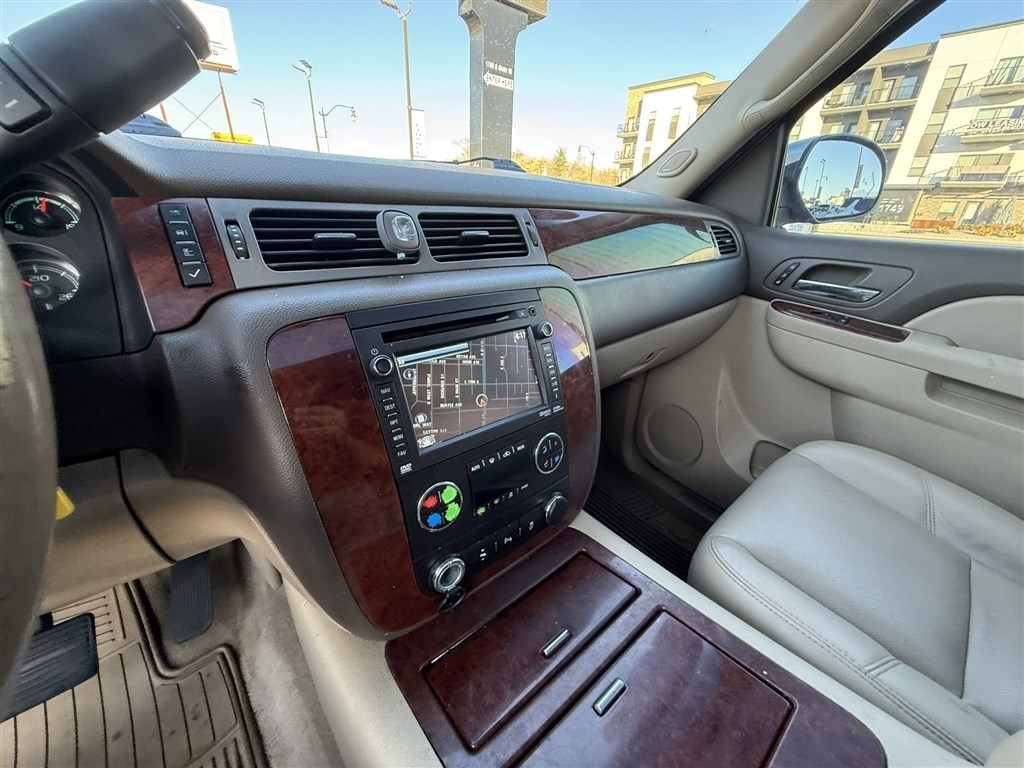 Chevrolet Tahoe LTZ 4D SUV 4WD 2014