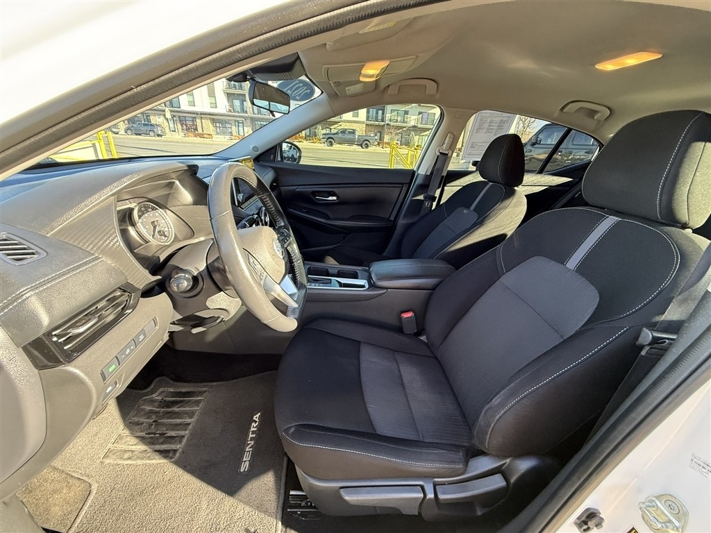 Nissan Sentra SV CVT 2021