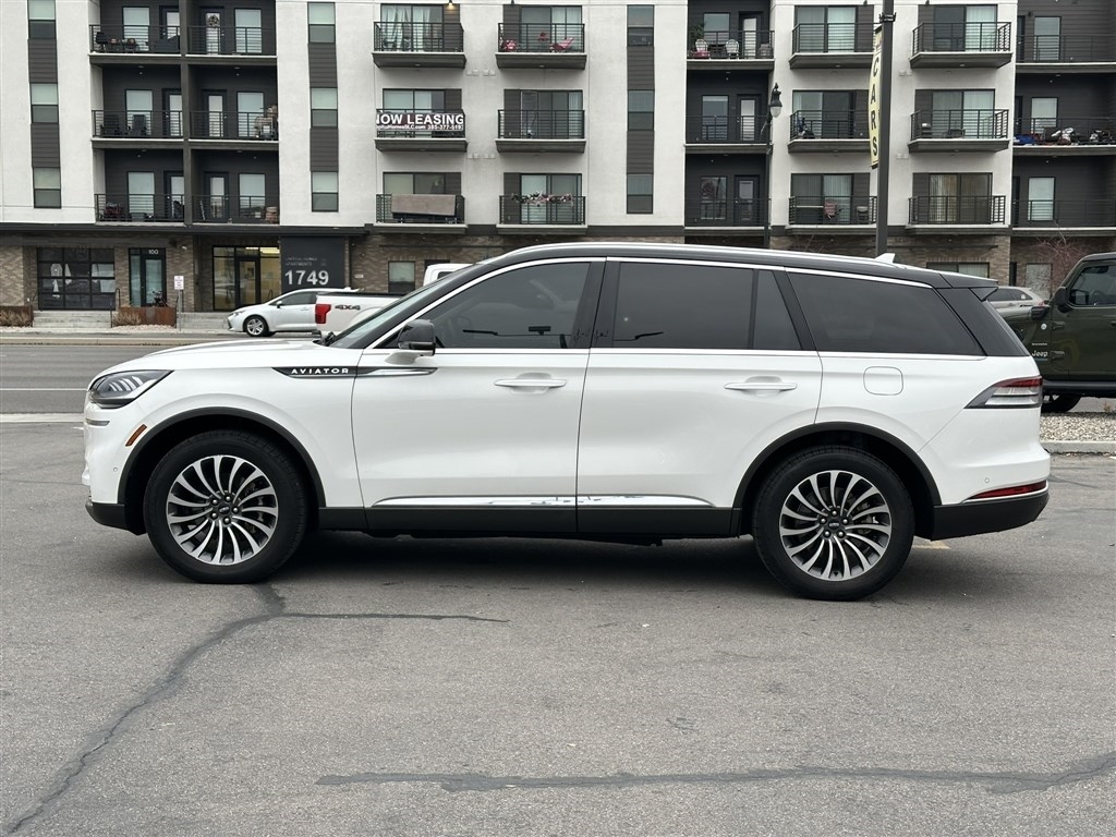 Lincoln Aviator Reserve AWD 2022