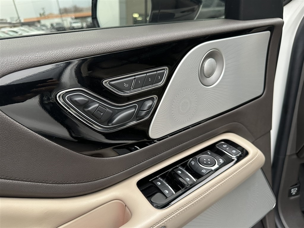 Lincoln Aviator Reserve AWD 2022