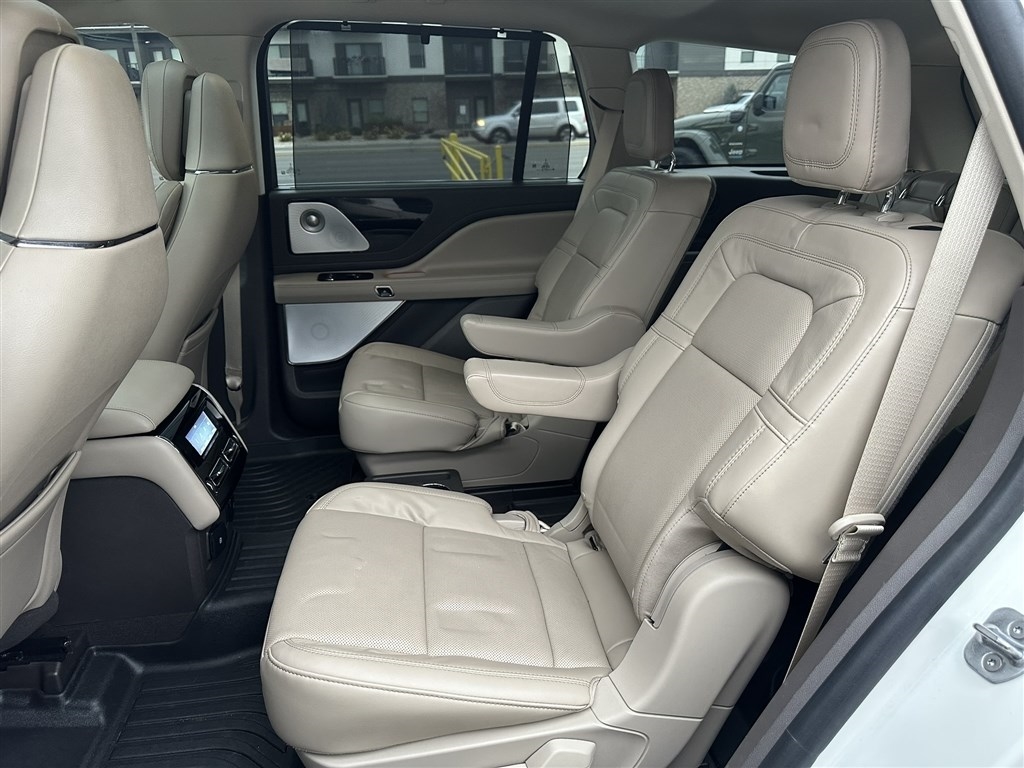 Lincoln Aviator Reserve AWD 2022