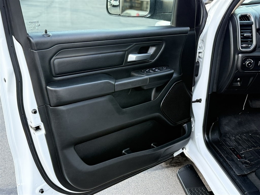 RAM 1500 Tradesman 4x4 Quad Cab 6'4" Box 2020