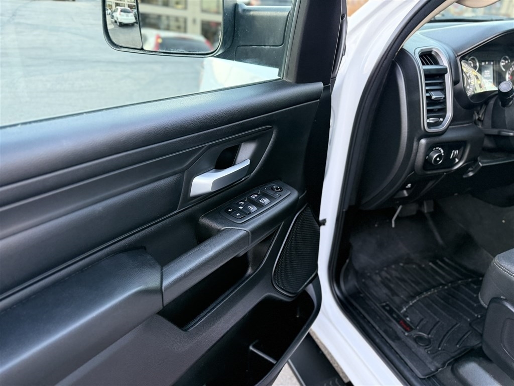 RAM 1500 Tradesman 4x4 Quad Cab 6'4" Box 2020