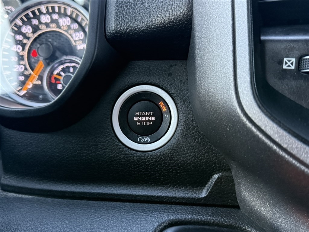 RAM 1500 Tradesman 4x4 Quad Cab 6'4" Box 2020