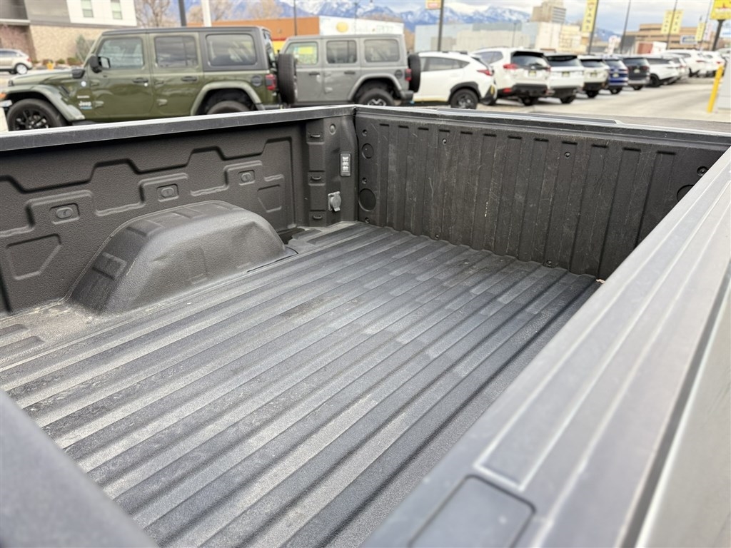 Chevrolet Silverado 1500 4WD Double Cab 147" RST 2021