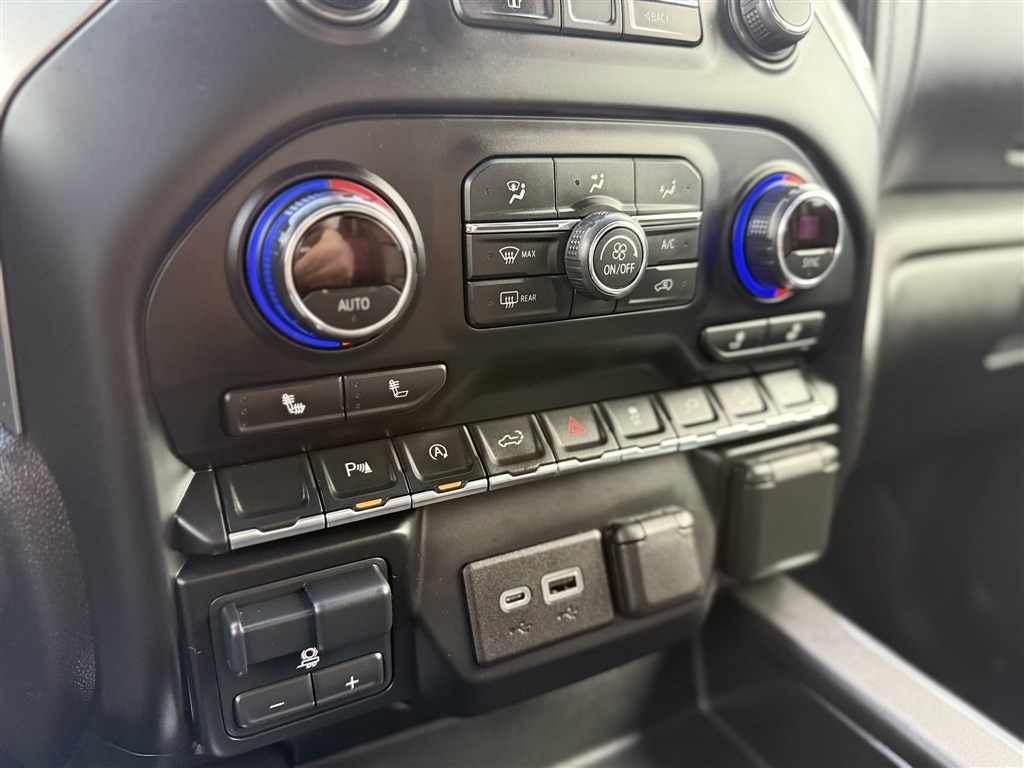 Chevrolet Silverado 1500 4WD Double Cab 147" RST 2021