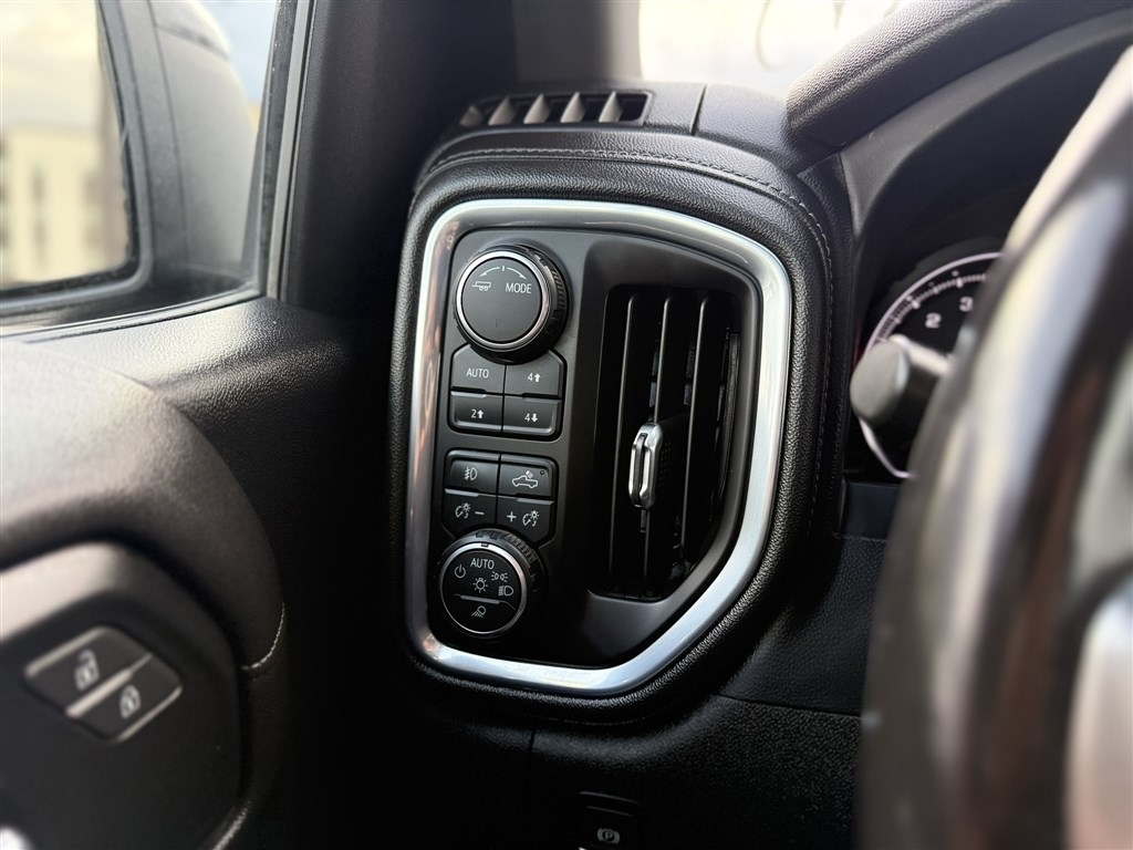 Chevrolet Silverado 1500 4WD Double Cab 147" RST 2021