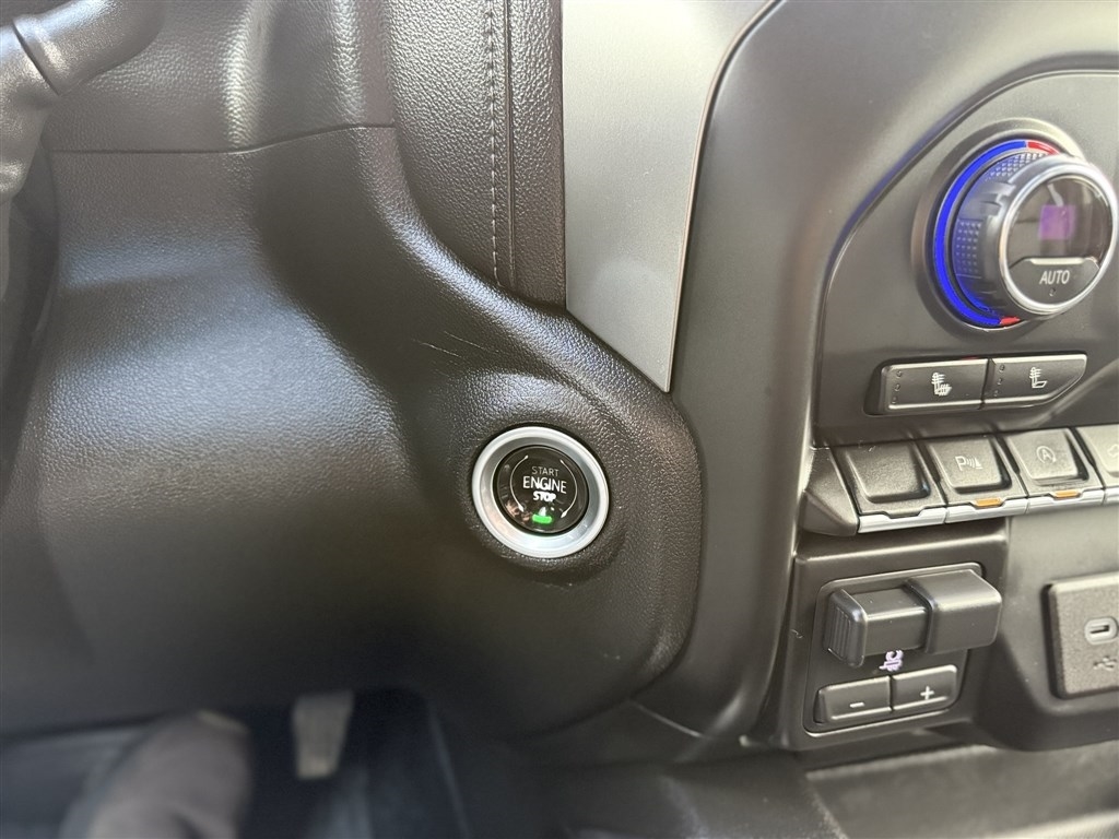 Chevrolet Silverado 1500 4WD Double Cab 147" RST 2021