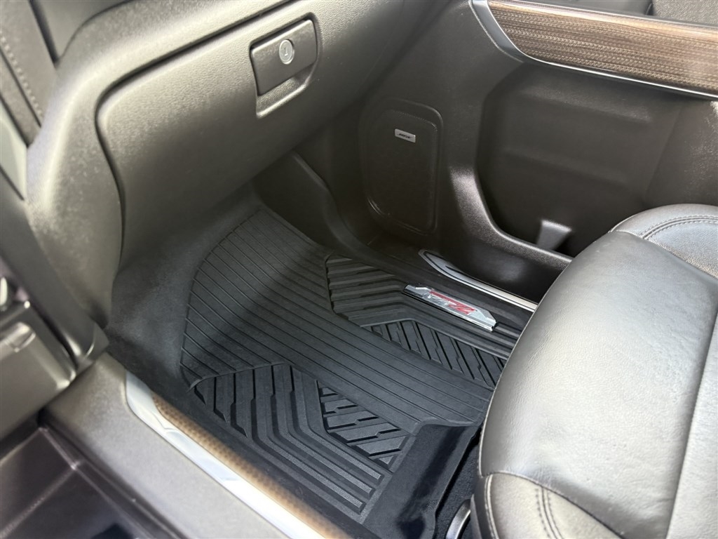 Chevrolet Silverado 1500 4WD Double Cab 147" RST 2021