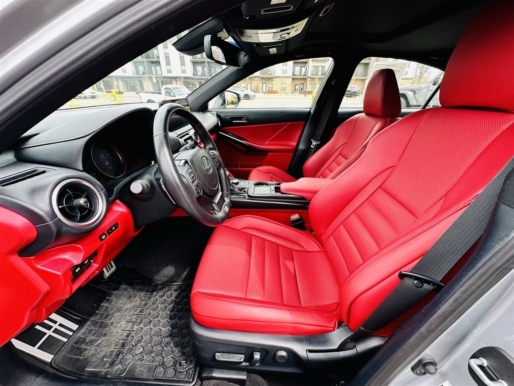 Lexus IS IS 300 AWD 2021