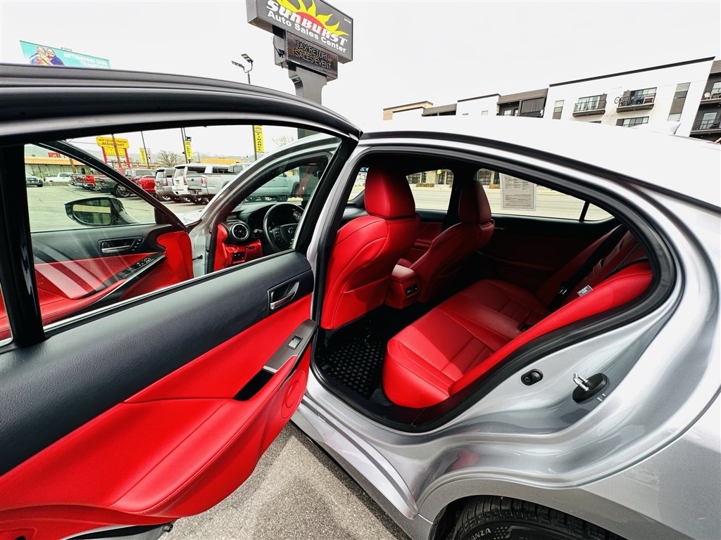 Lexus IS IS 300 AWD 2021