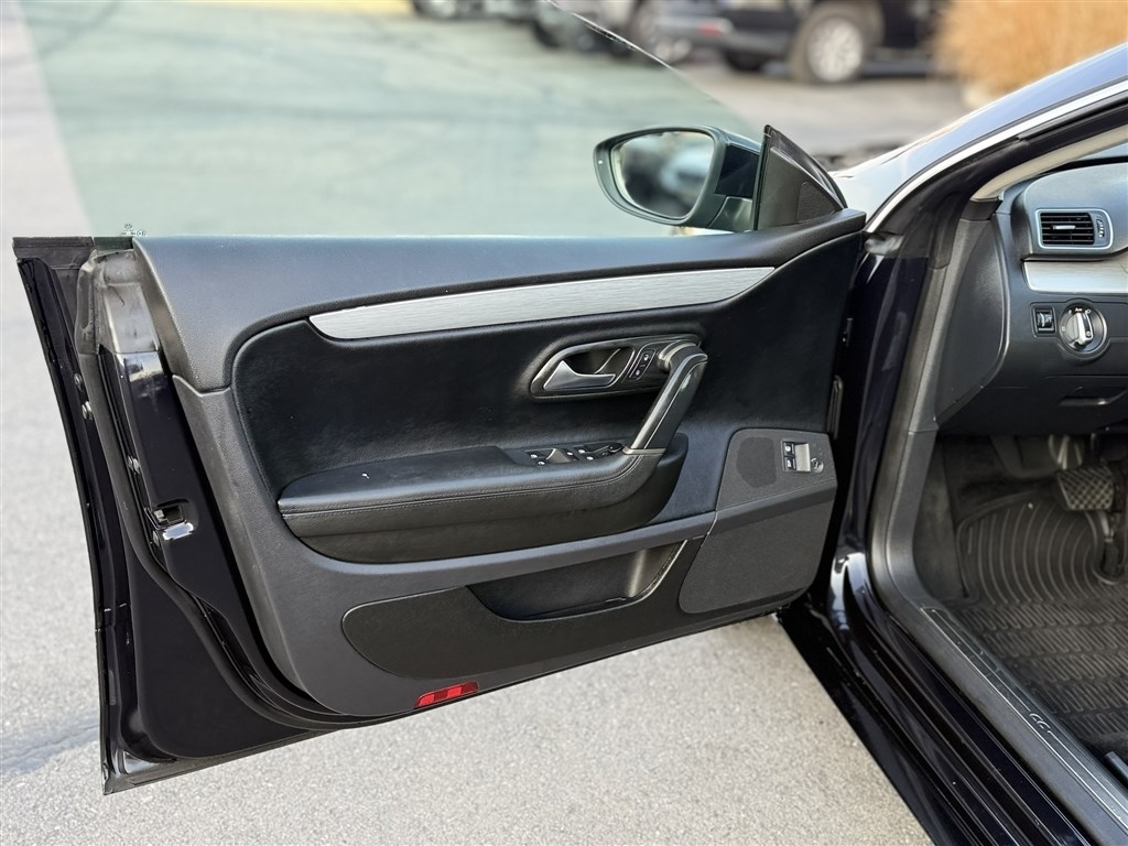 Volkswagen CC 4dr Sdn Sport Plus 2013