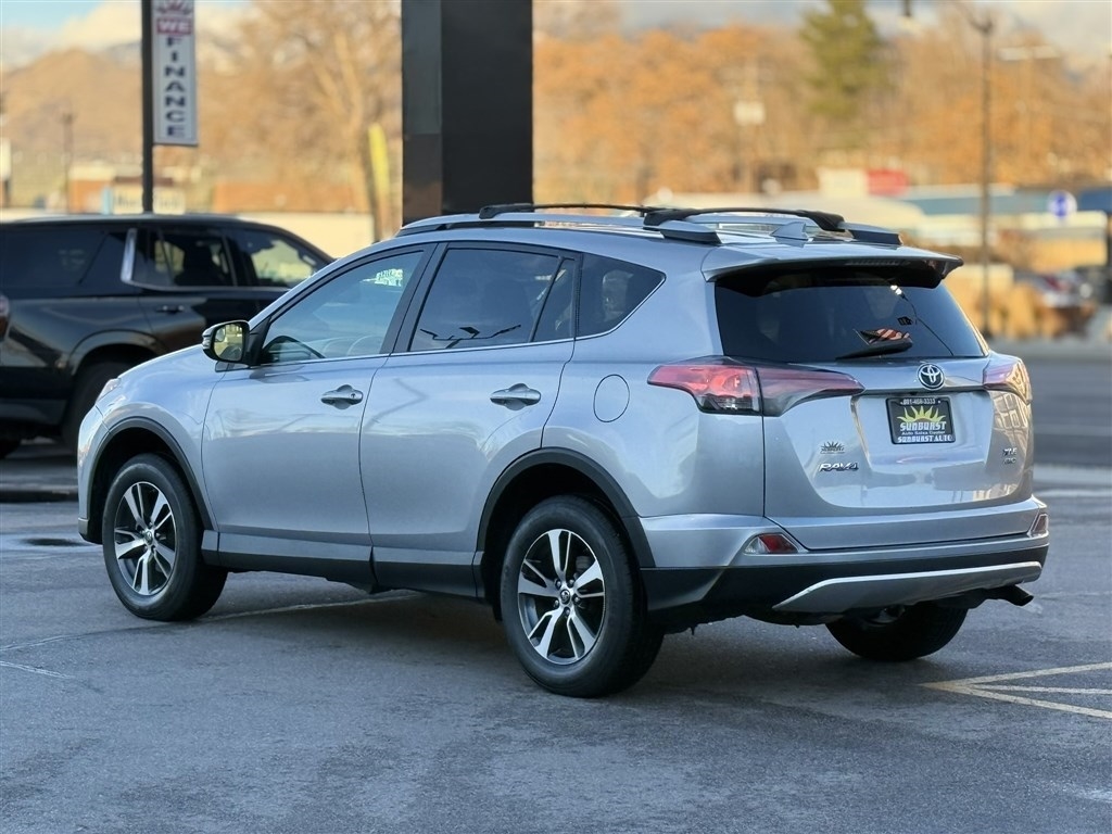 Toyota RAV4 XLE AWD 2016