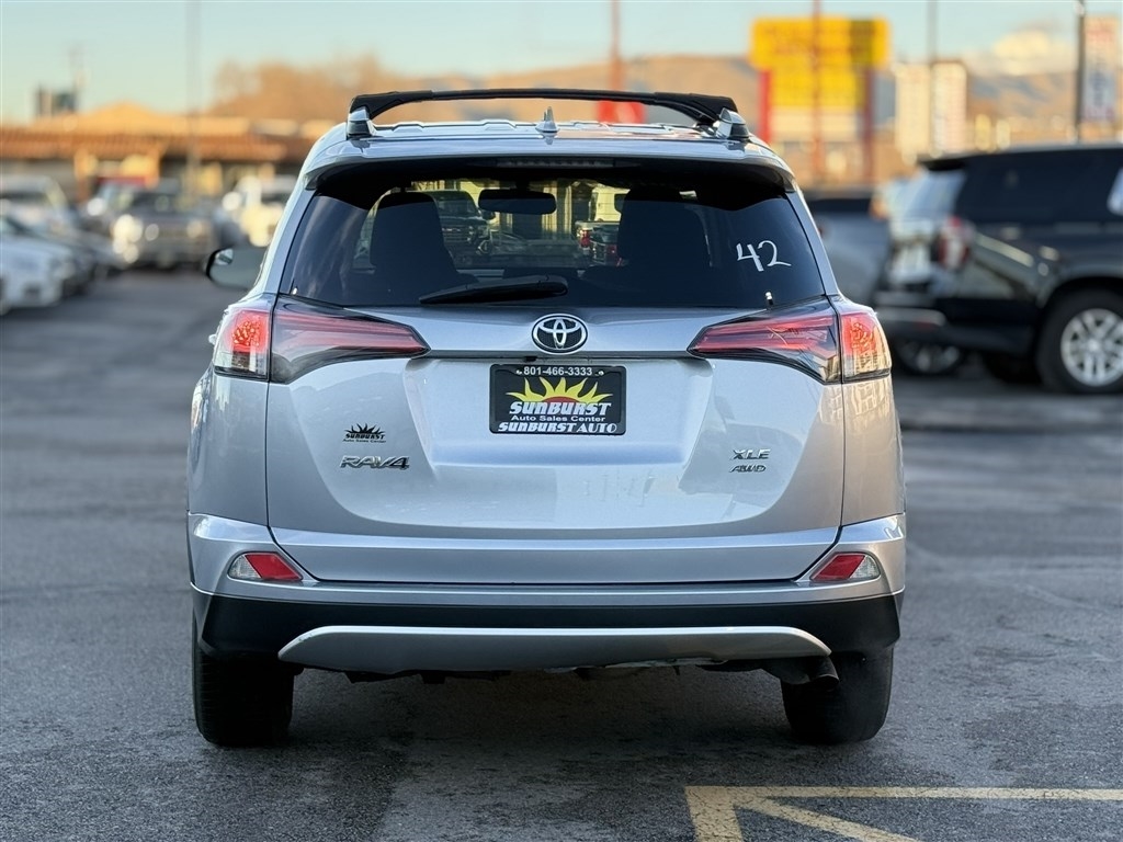 Toyota RAV4 XLE AWD 2016
