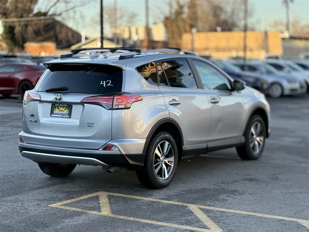 Toyota RAV4 XLE AWD 2016