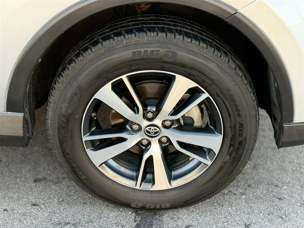 Toyota RAV4 XLE AWD 2016