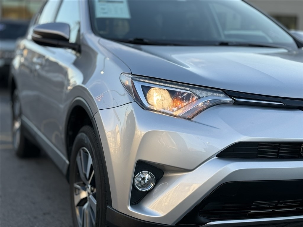 Toyota RAV4 XLE AWD 2016