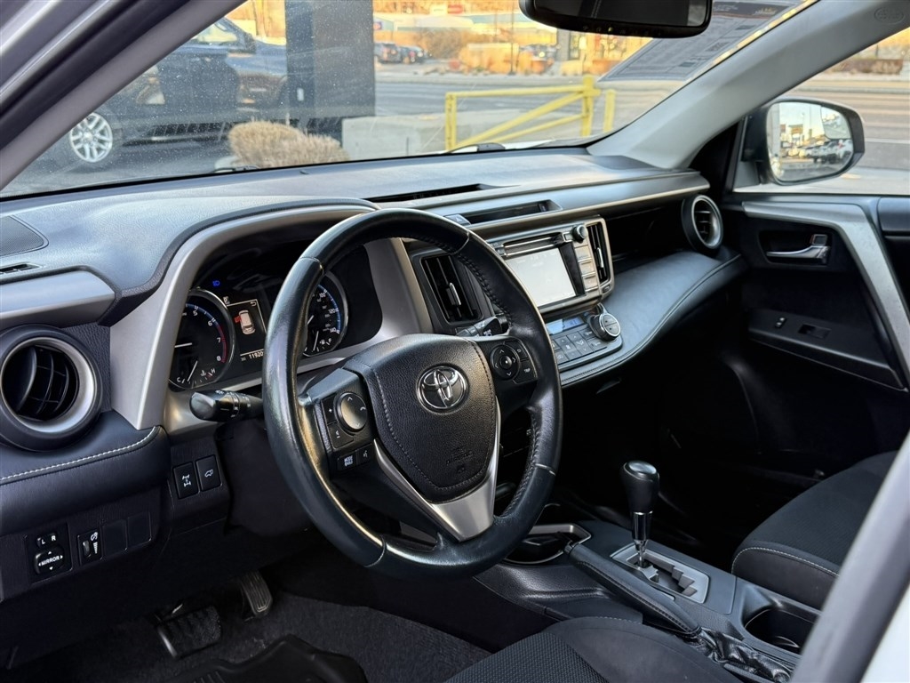 Toyota RAV4 XLE AWD 2016